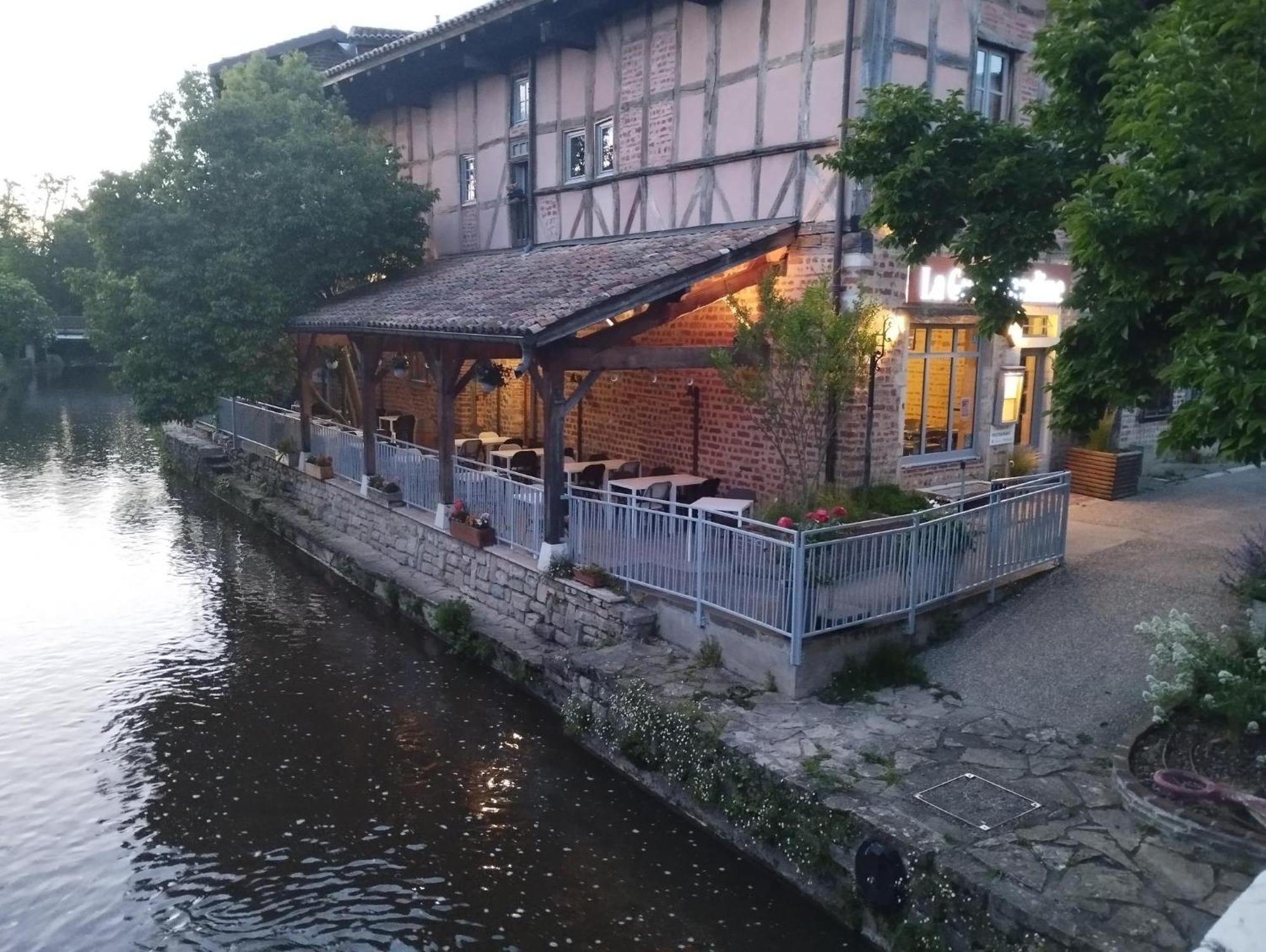 La Maison De Marie, Cosy Et Spacieuse - 3 Chambres Dont Une Climatisee 沙拉罗讷河畔沙蒂永 外观 照片